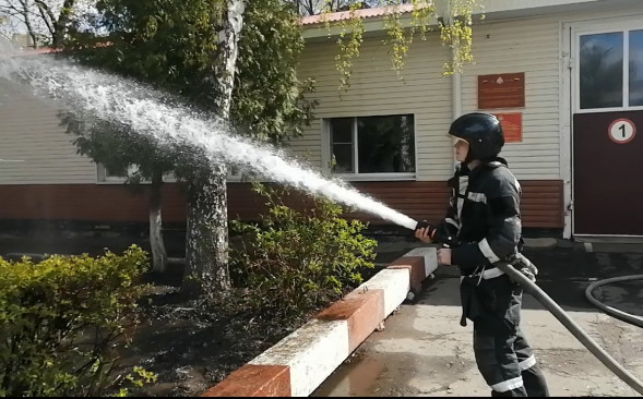 Ствол пожарный ручной перекрывной комбинированный универсальный с регулируемым расходом КУРС-2С (двухструйный)