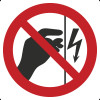 Знак P09 Запрещается прикасаться. Корпус под напряжением (пленка 200х200 мм)
